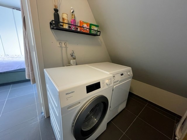 Dakappartement met 1 slaapkamer en groot terras in Geel 