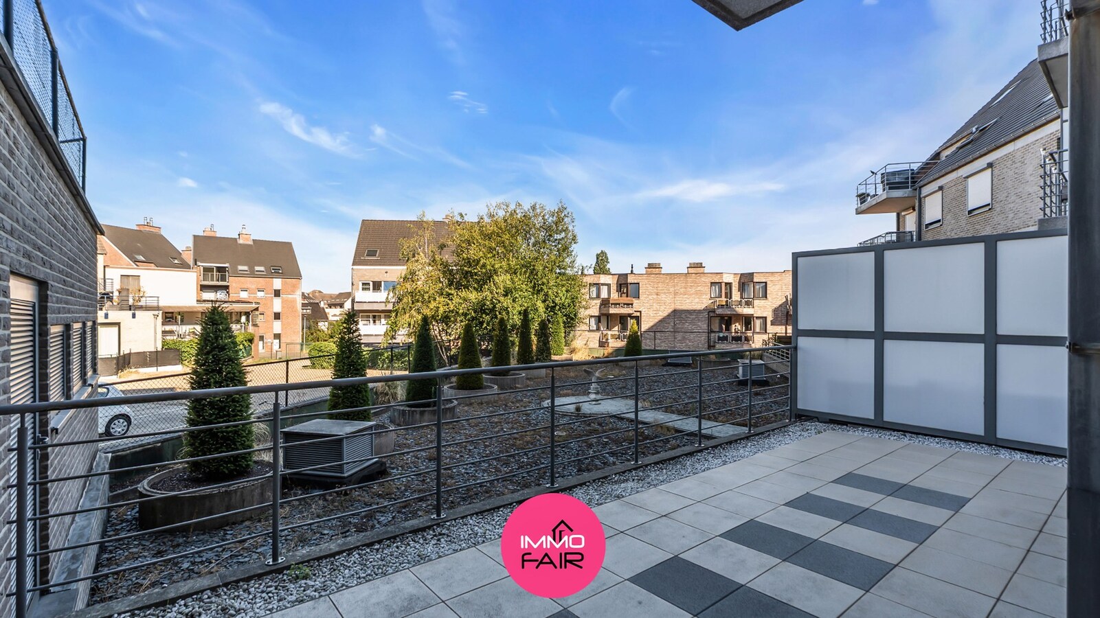 Gelijkvloers appartement met ruim terras in hartje Lanaken 