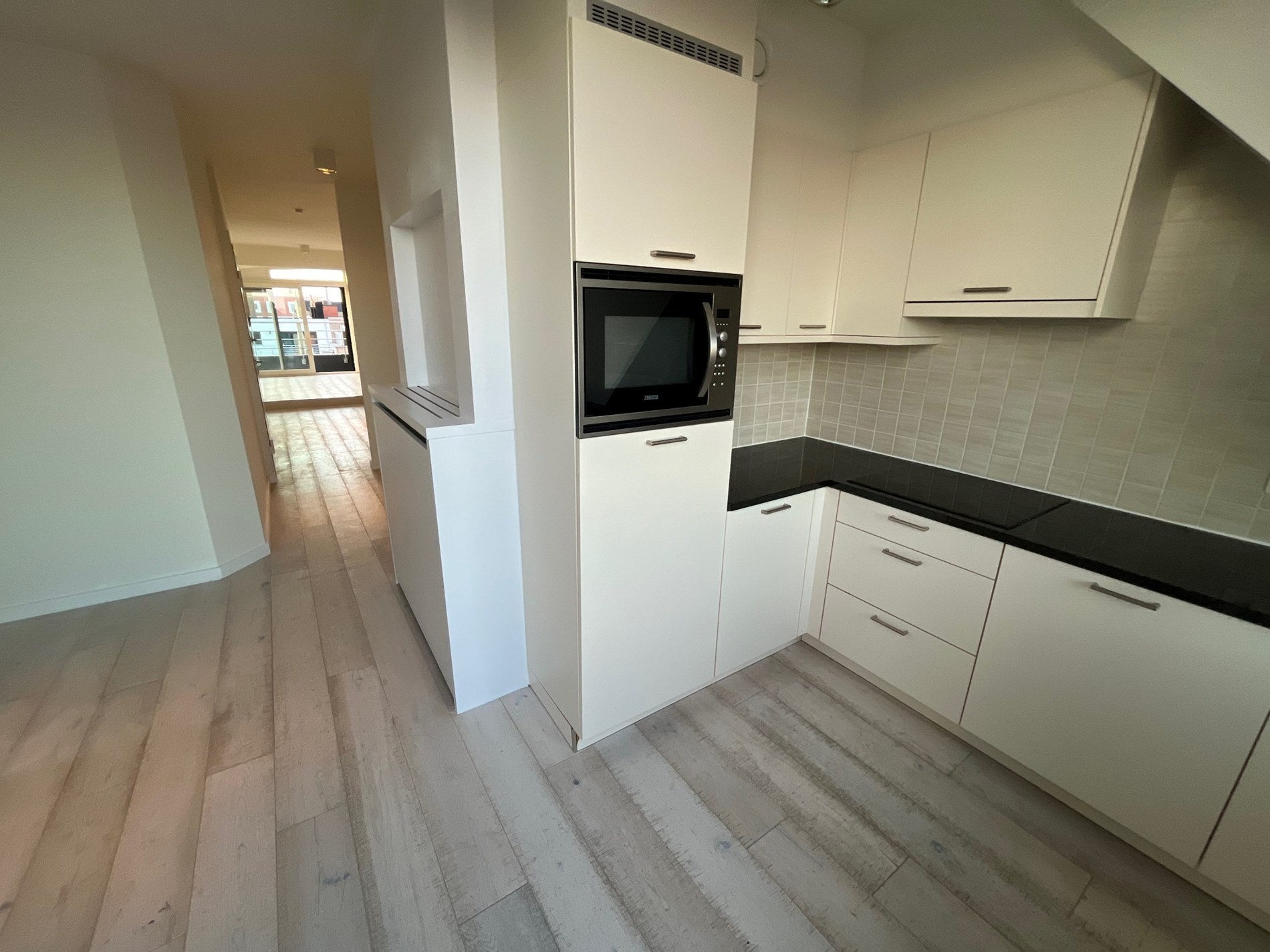 Appartement en duplex récent non meublé avec balcon orienté sud. 