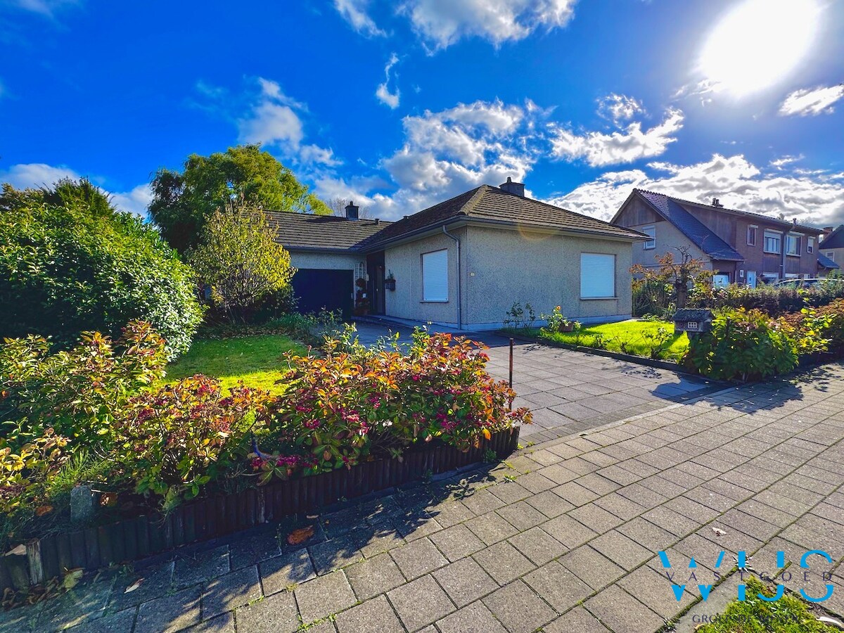 Open bebouwing in rustige woonwijk te Kluizen! 