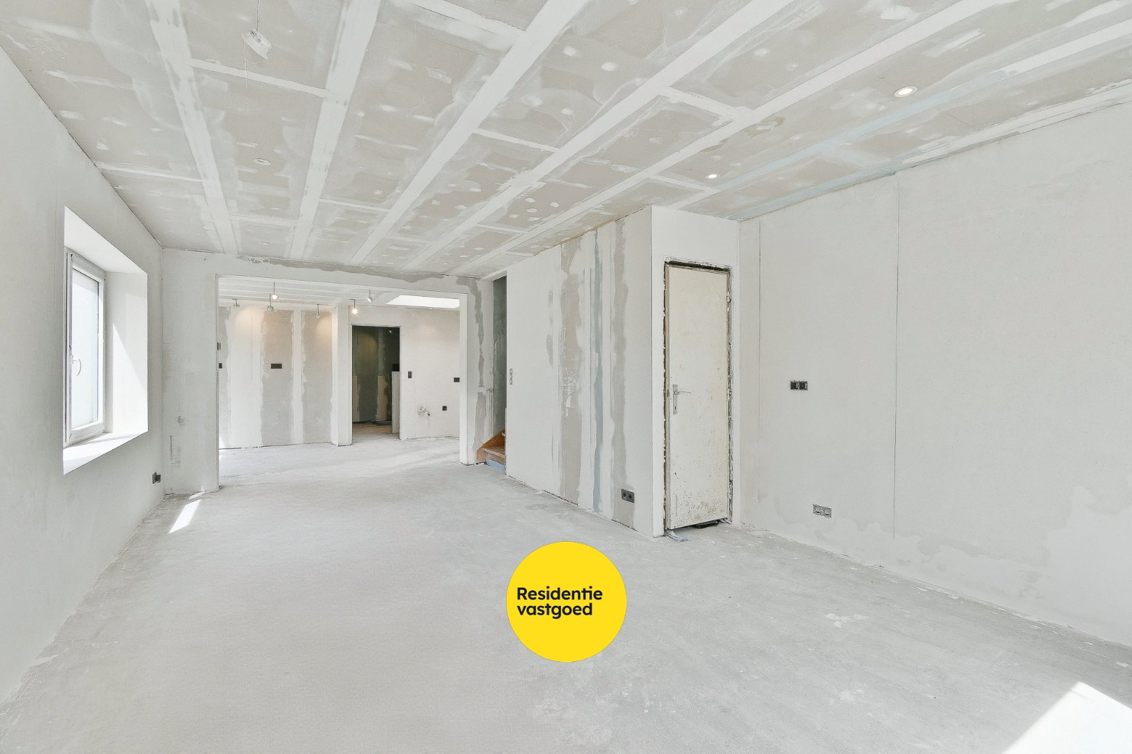 Woning met reeds aangevatte renovatie en veel potentieel 