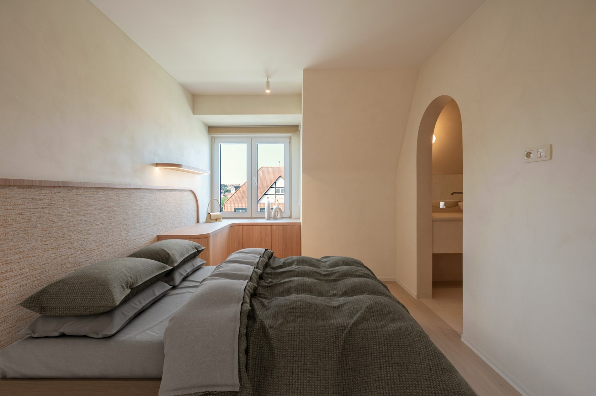 Klassevol appartement gelegen in een charmante villaresidentie in het Zoute. 