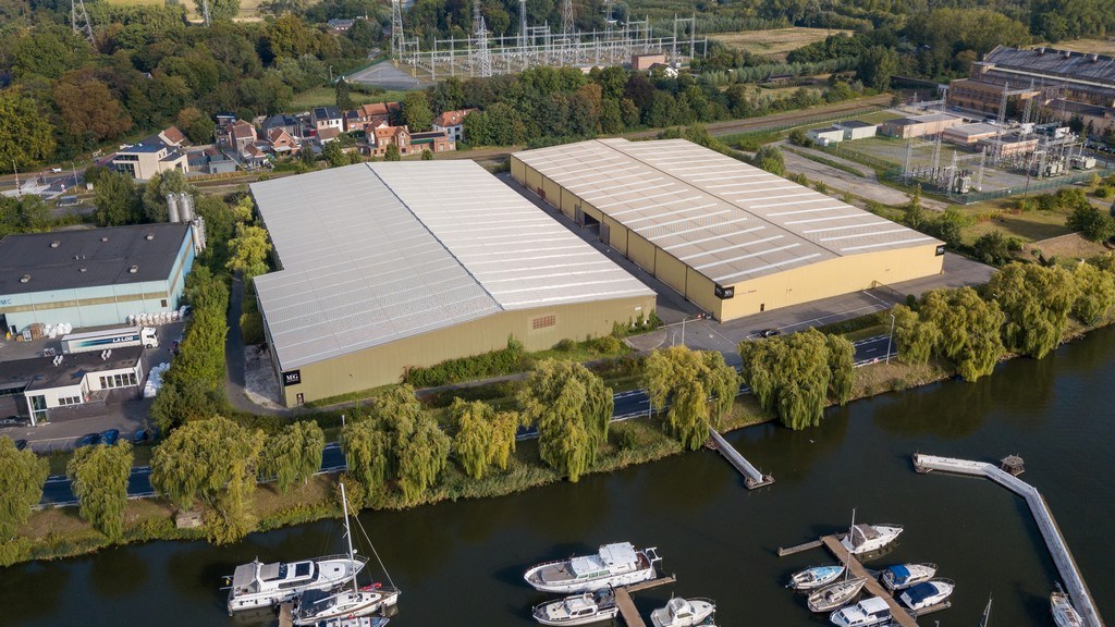 Logistieke loodsen te huur in de haven van Gent
