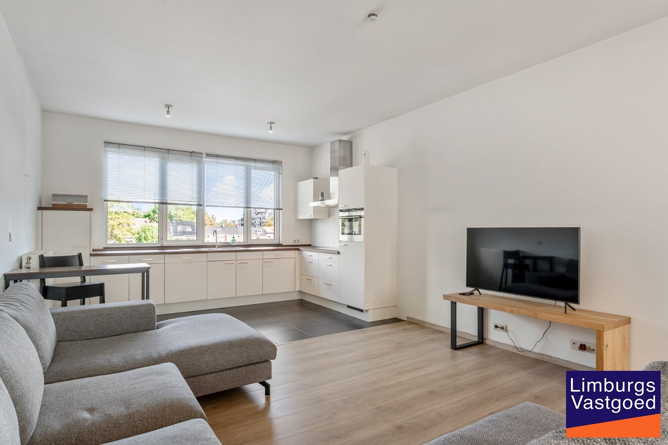 App., 119 m², 2 slpk, terras, autostaanplaats 