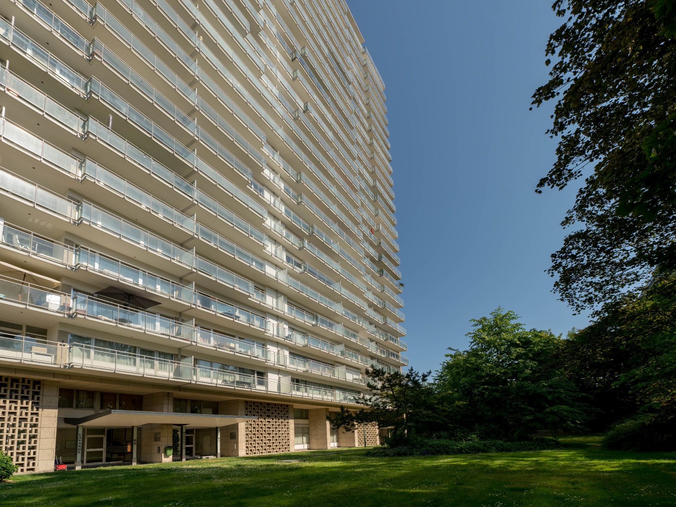 Prachtig appartement met 4 kamers, 2 bdk en 3 terrassen 