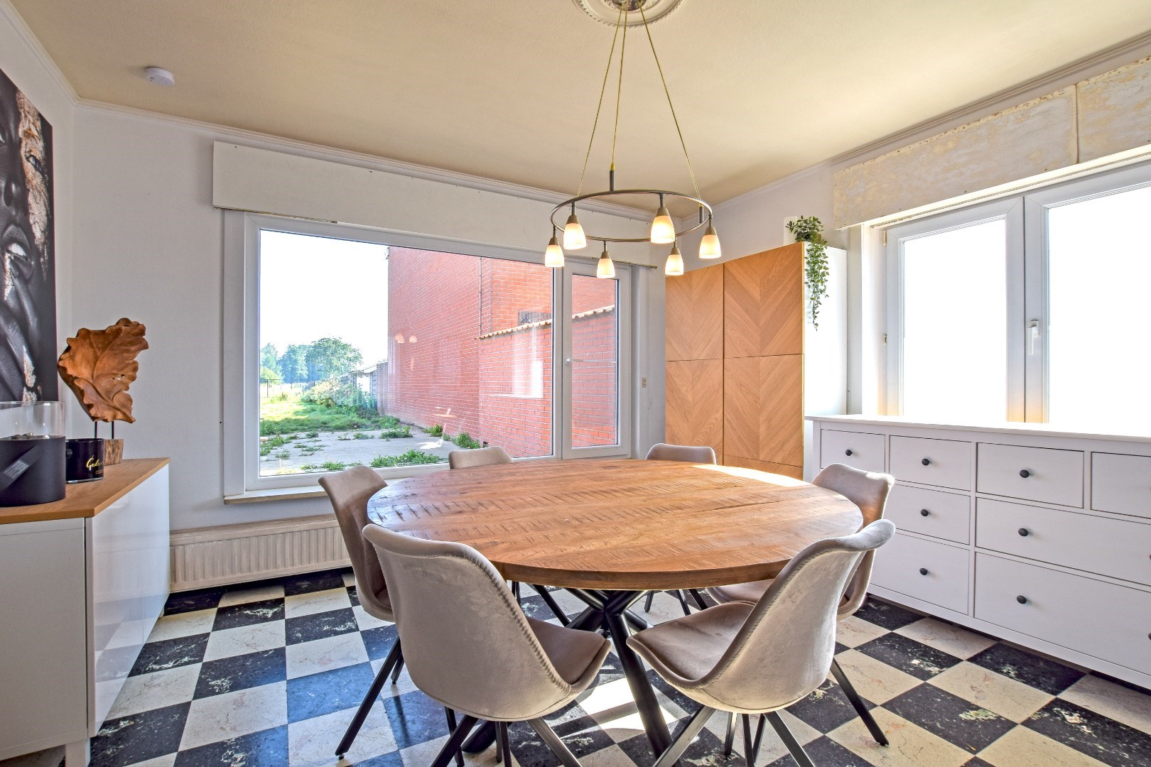 Woning met perceeloppervlakte van 3.247 m² en 6 slaapkamers te Vleteren! 