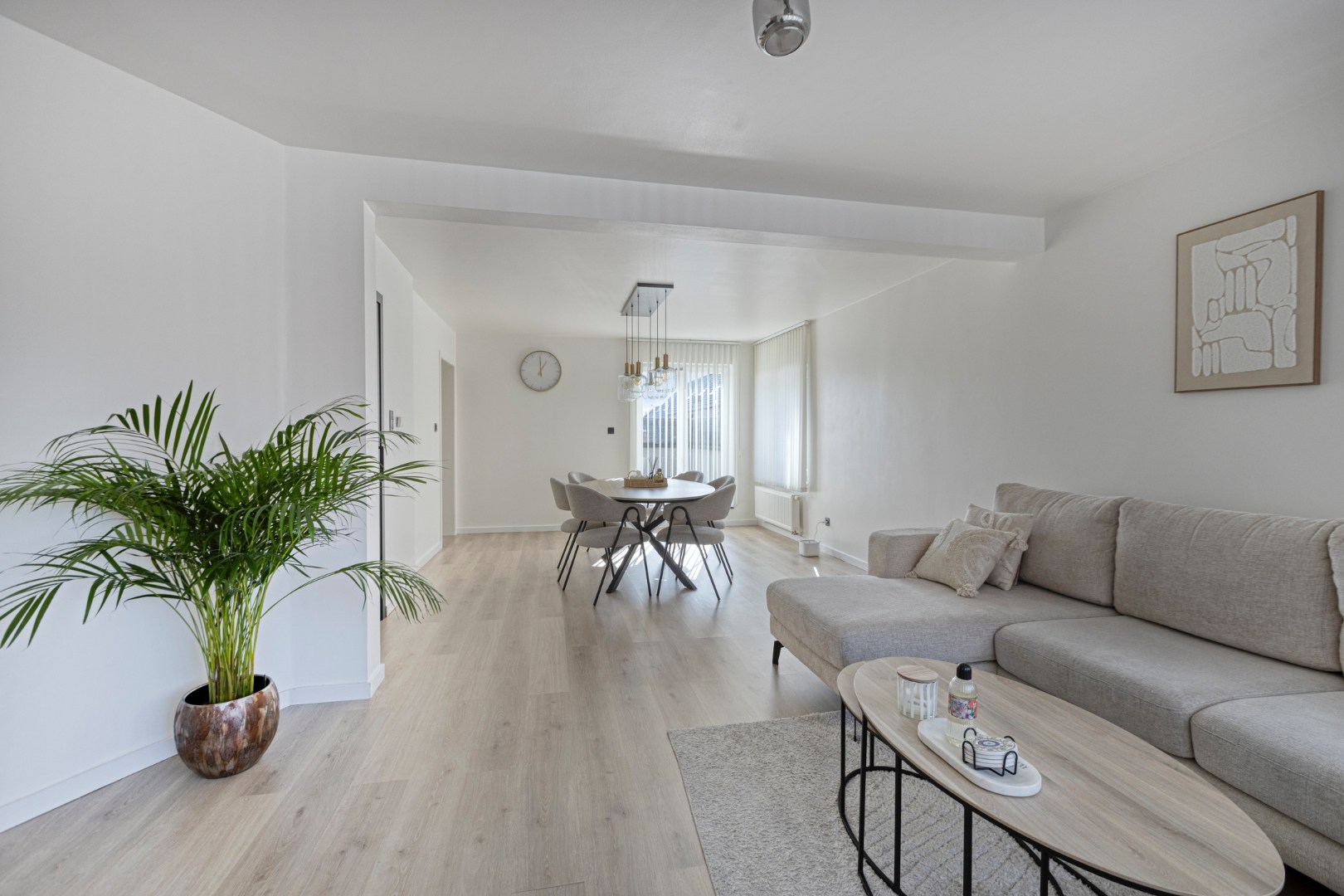 Recent gerenoveerde duplex met 2 slpk. en ruim terras nabij centrum Leopoldsburg 