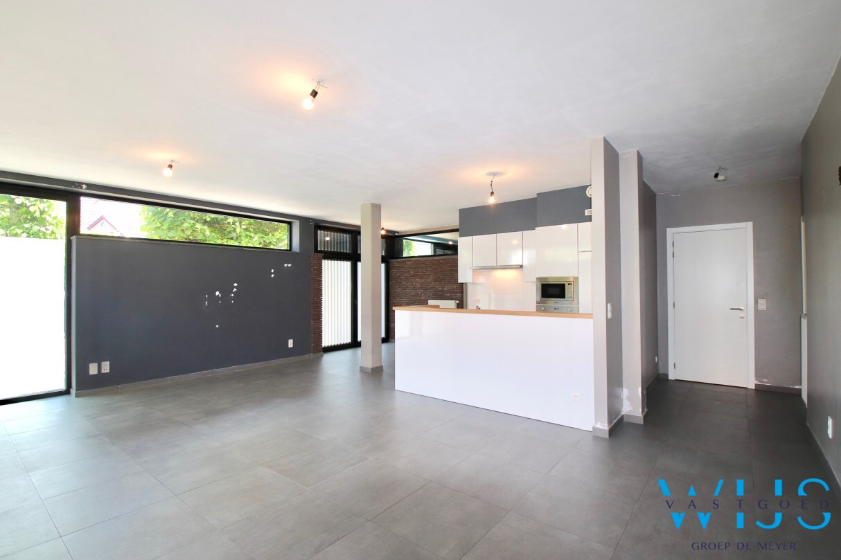 Energiezuinig GELIJKVLOERS app met garage te SLEIDINGE ! 