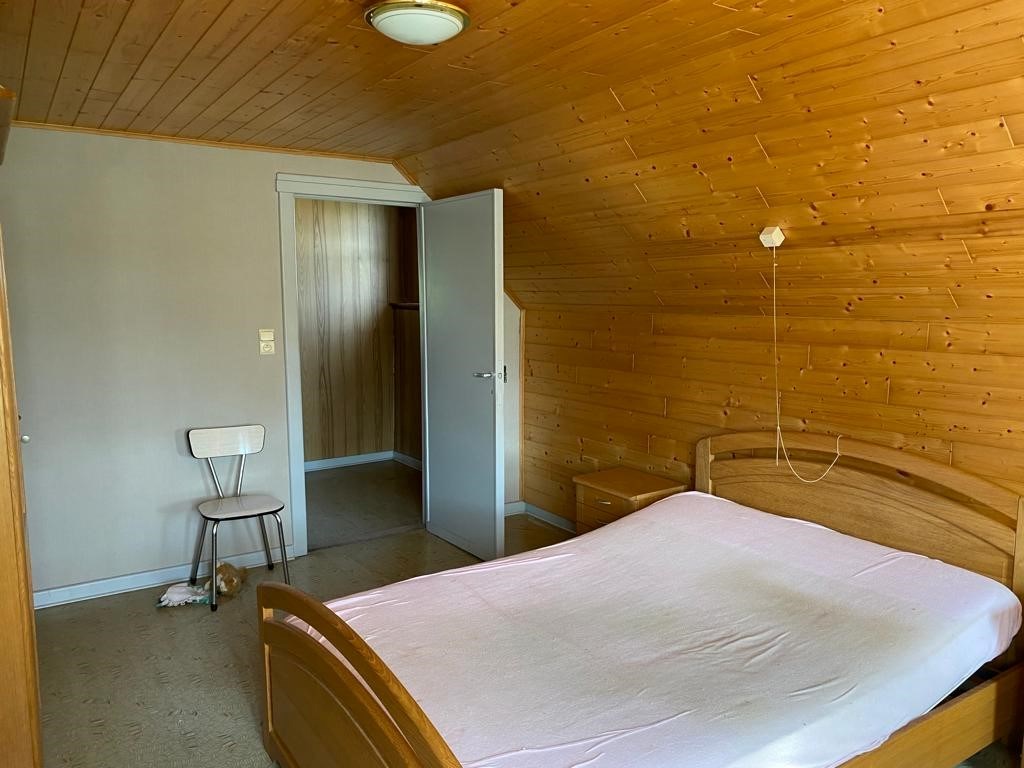 Deerlijk, te renoveren woning met klein magazijntje 