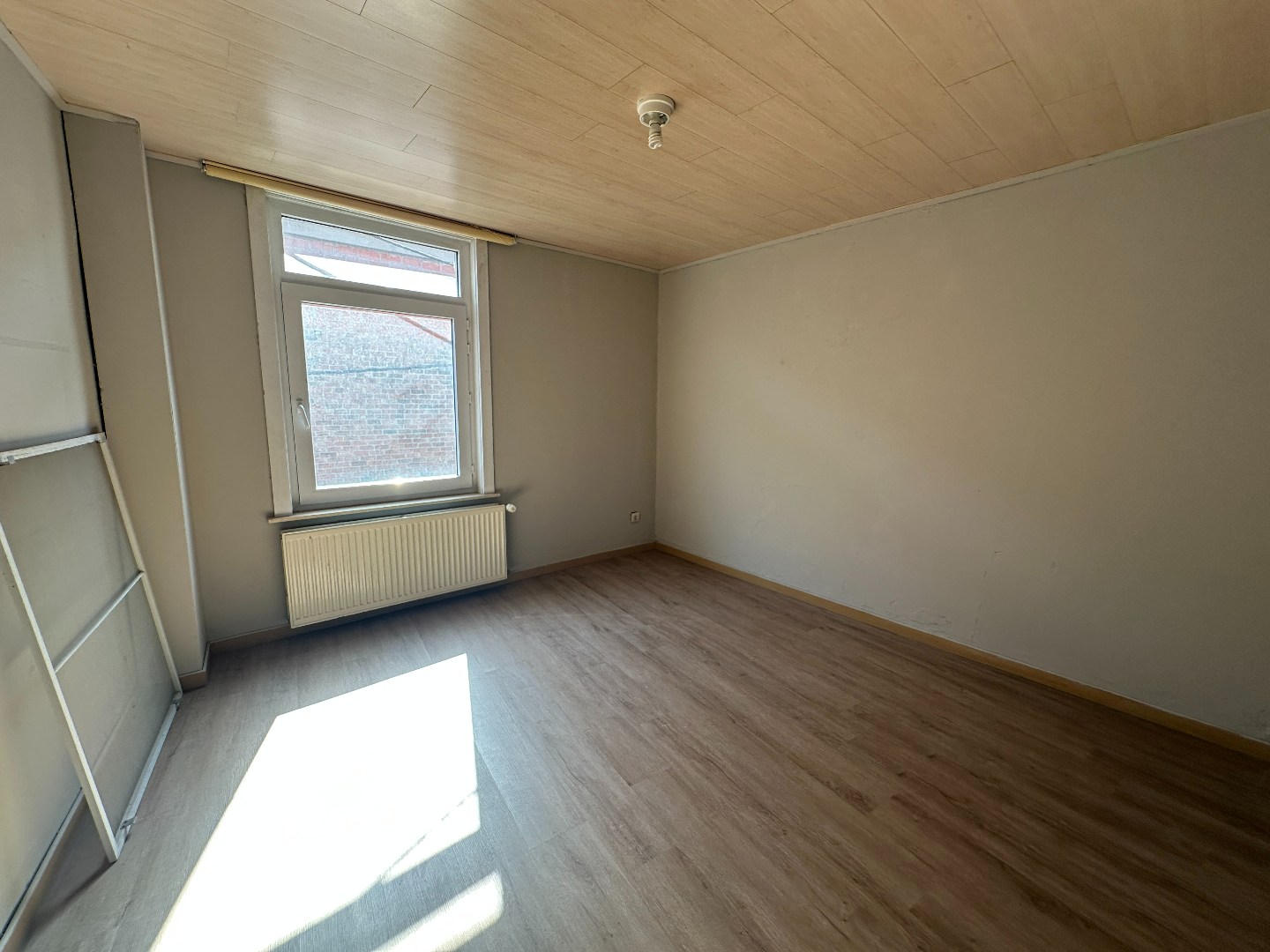Woning met 3 slpk, terras en tuin, Eernegem 