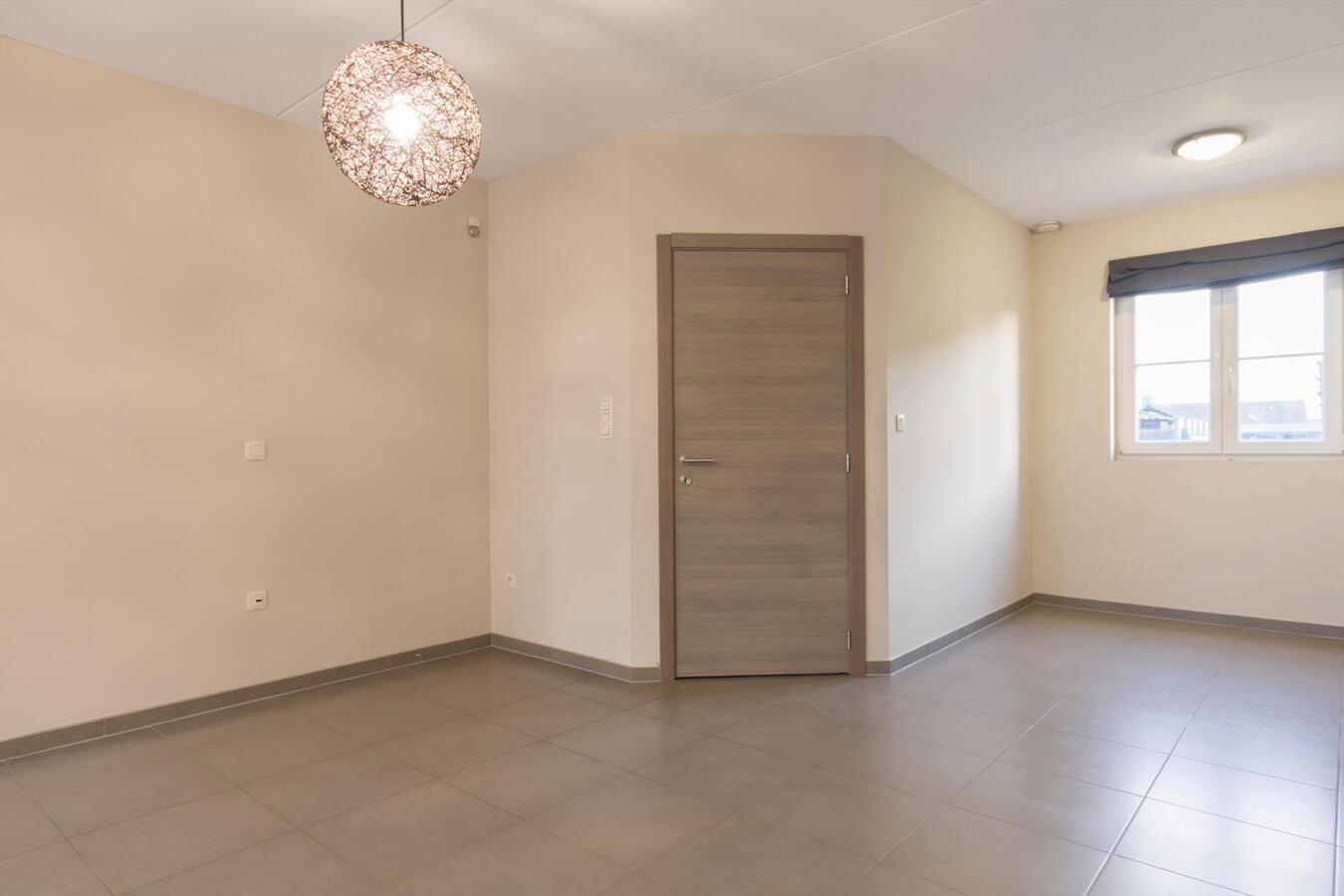 Goed gelegen recente pastoriewoning 