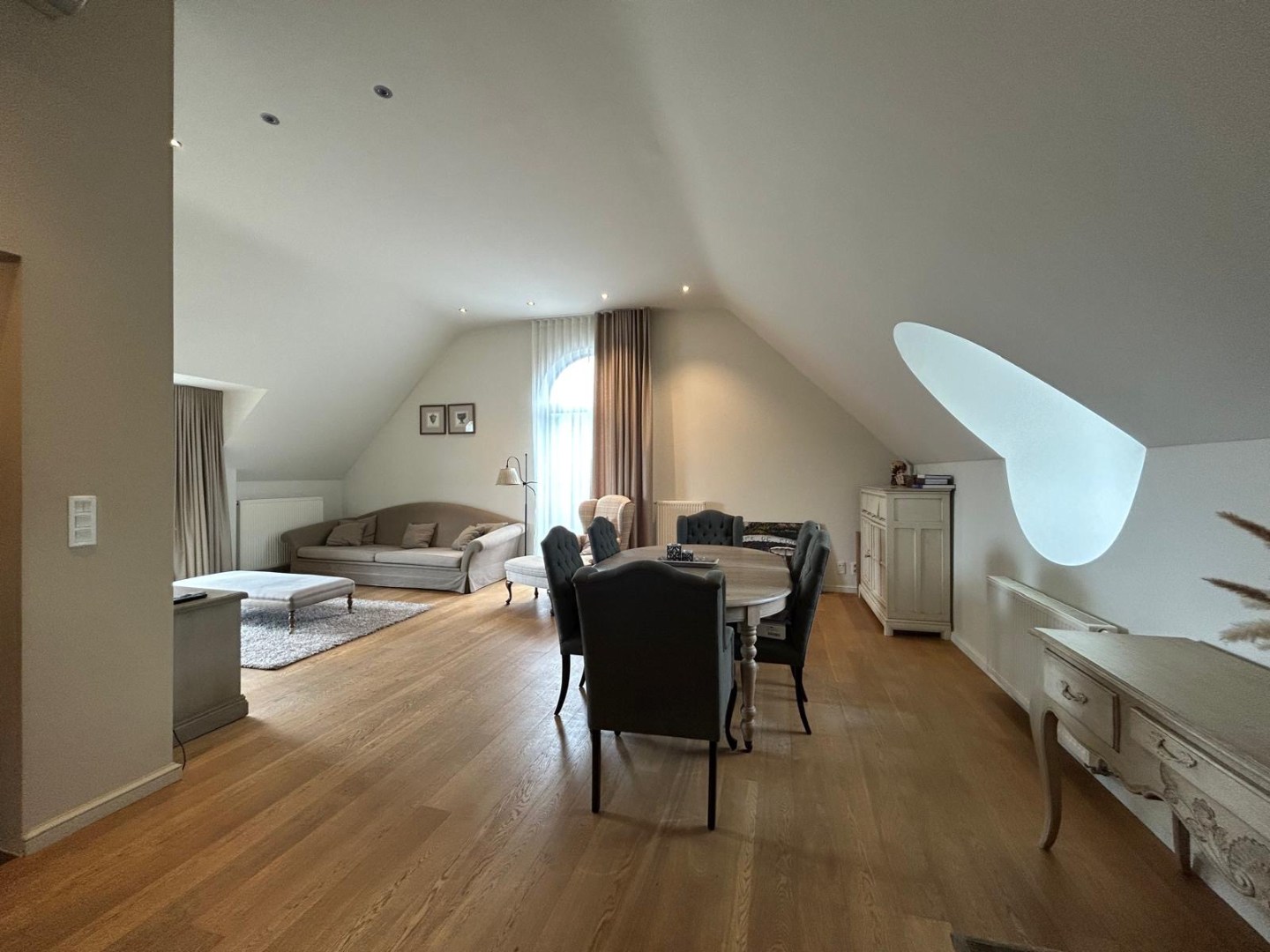 Exclusief wonen in alle rust en ruimte – Penthouse in Geel 