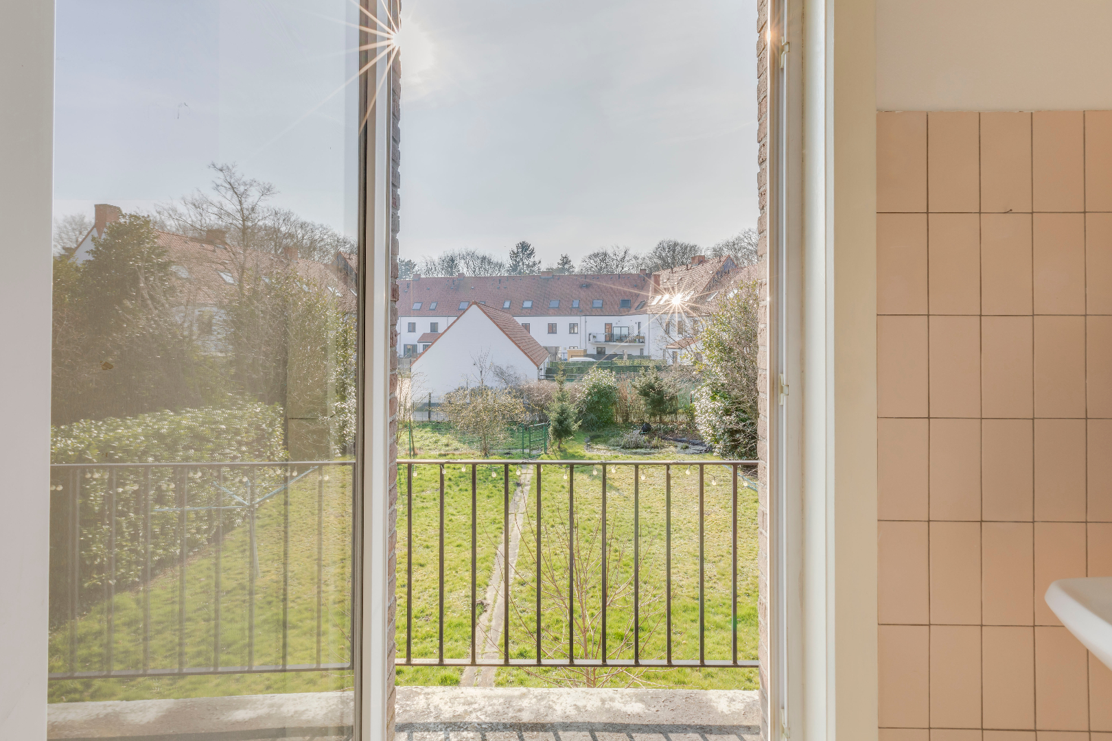 VERKOCHT ! Ruime villa (250m²) op mooi stuk grond (912m²) 