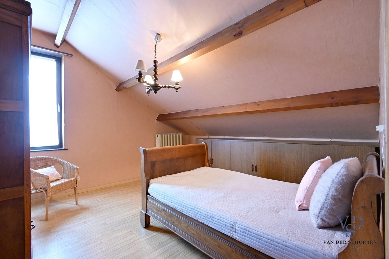 Eigendom met mogelijkheden op  meer dan 1500 m² 