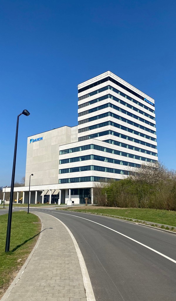 Nieuwbouw kantoren te huur langs E40 in Zwijnaarde