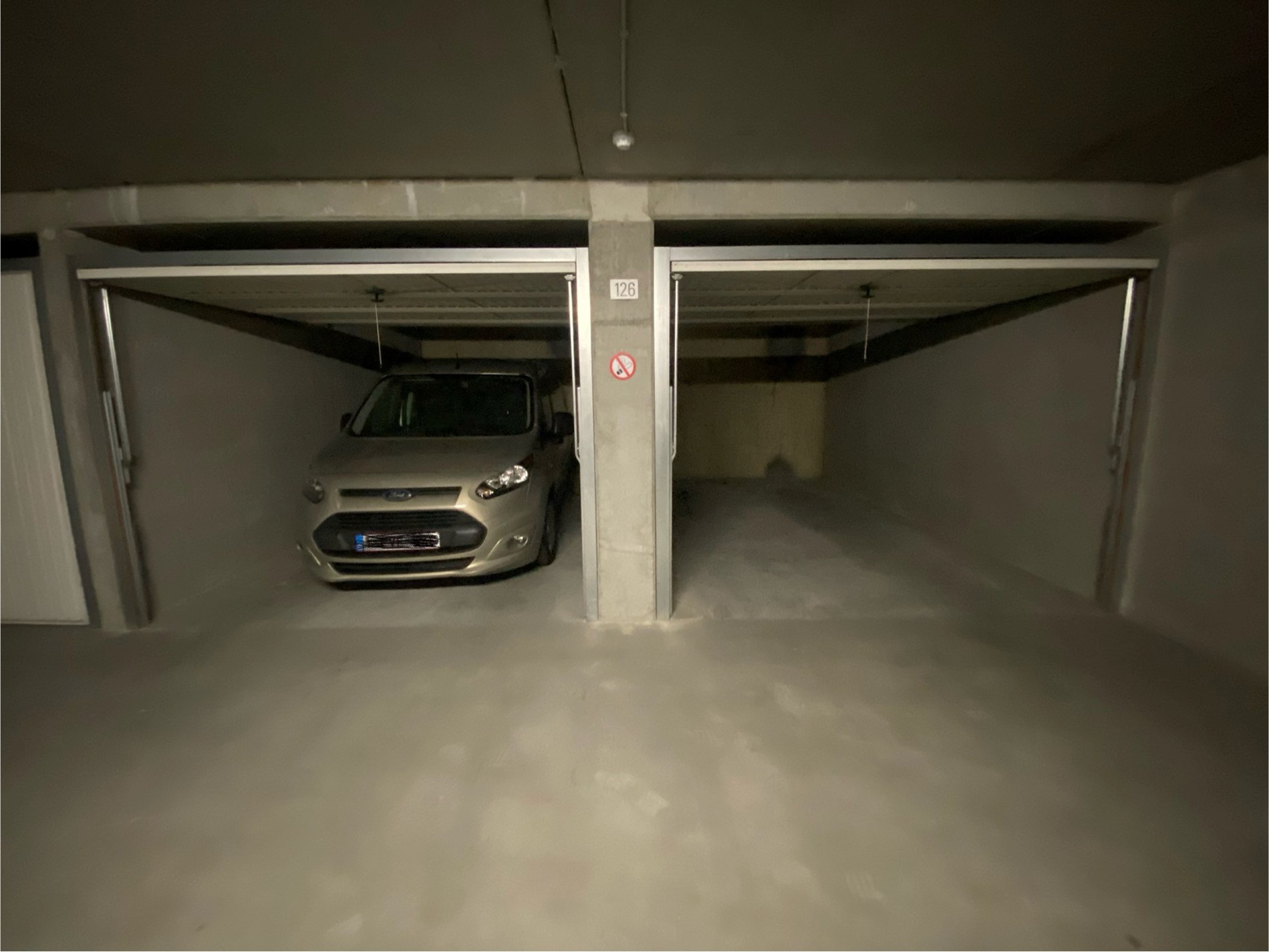 Ruime Dubbele garagebox gelegen in residentie Sir Anthony 