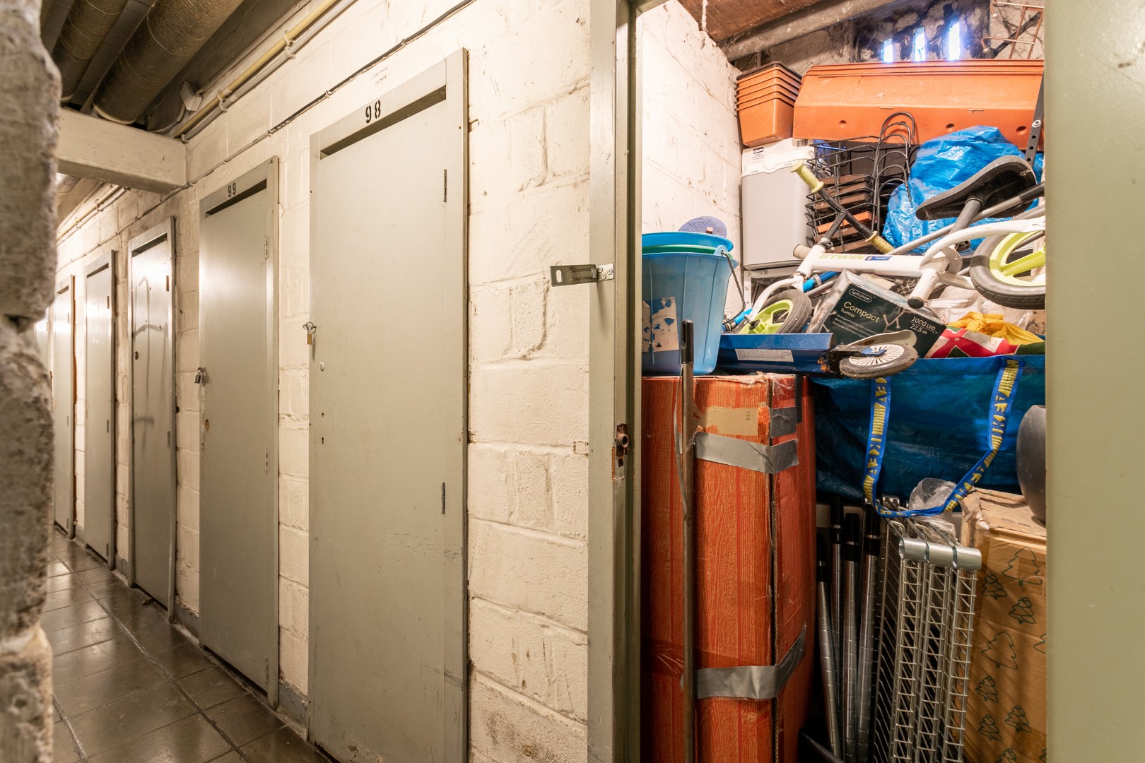 Appartement met 2 slaapkamers, ruim terras en berging 