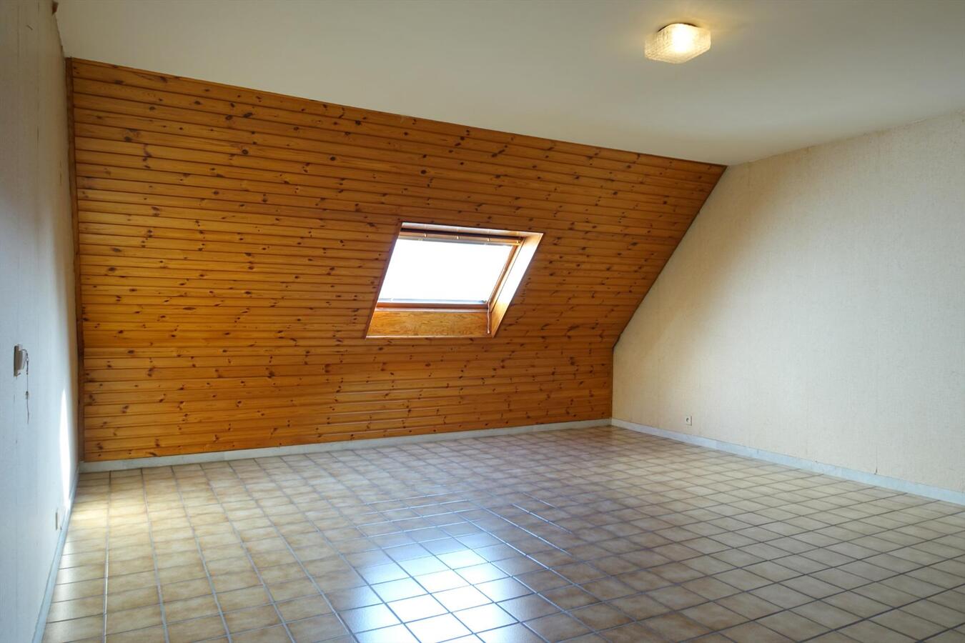 Rustig gelegen villa met garage 