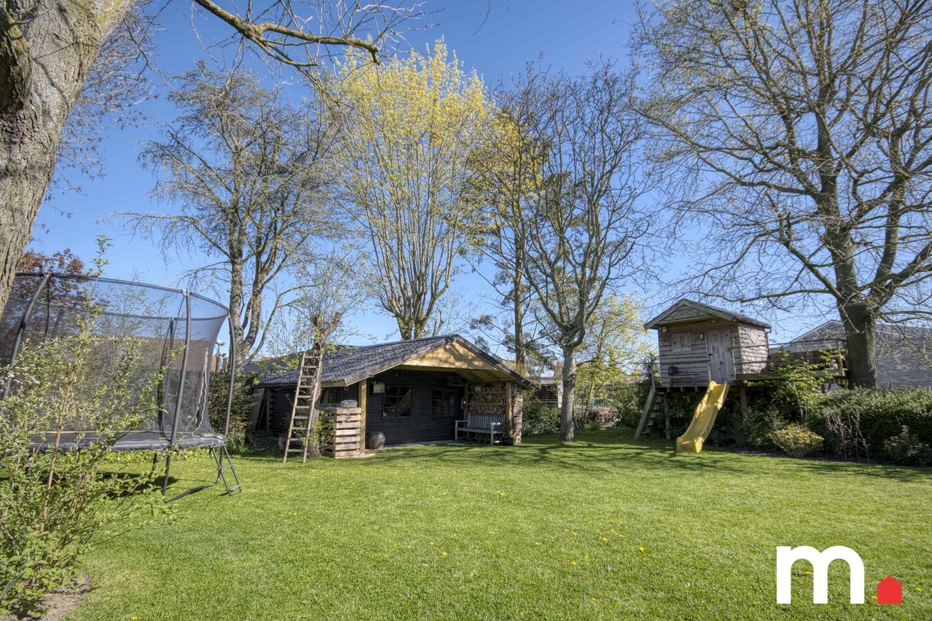 Mooie en welgelegen bungalow in centrum Oostrozebeke ! EPC B ! 