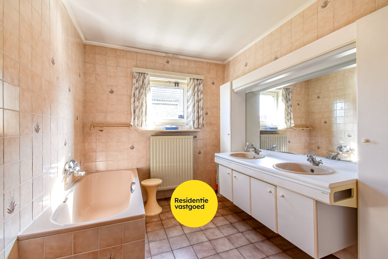 Ruime villa met 4 slaapkamers 