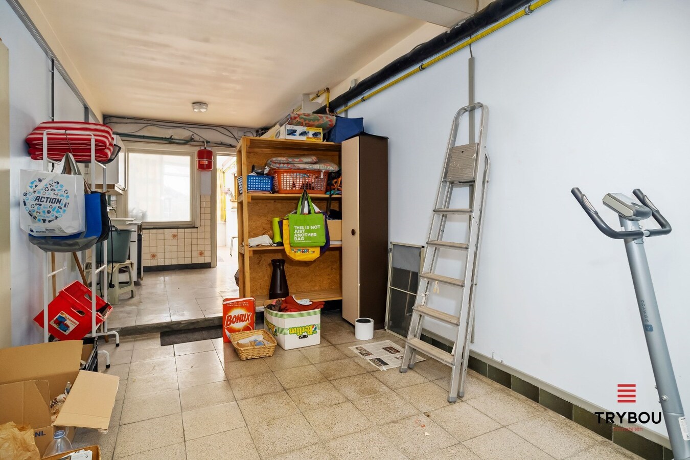 Ruime halfopen woning met 4 slaapkamers en garage 