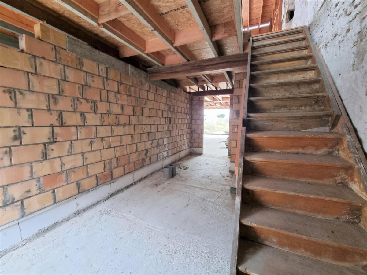 Woning met garage in ruwbouw op 400m² grond - Lissewege 