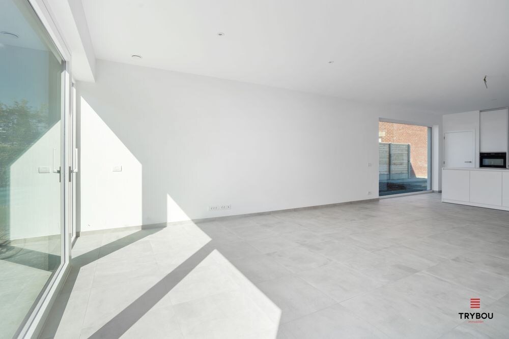 Moderne halfopen nieuwbouwwoning met 3 slaapkamers 