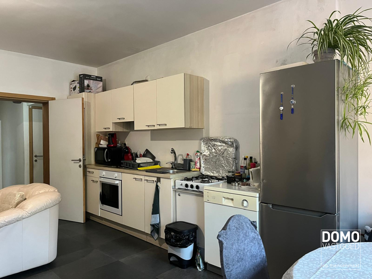 OPBRENGSTENEIGENDOM MET 2 APPARTEMENTEN EN 1 DUPLEXSTUDIO TE HASSELT 