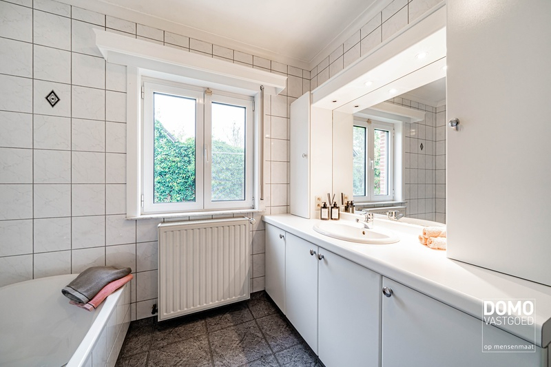 UITZONDERLIJK PERCEEL VAN 2 HA 50 A MET RUIME WONING EN TAL VAN MOGELIJKHEDEN 