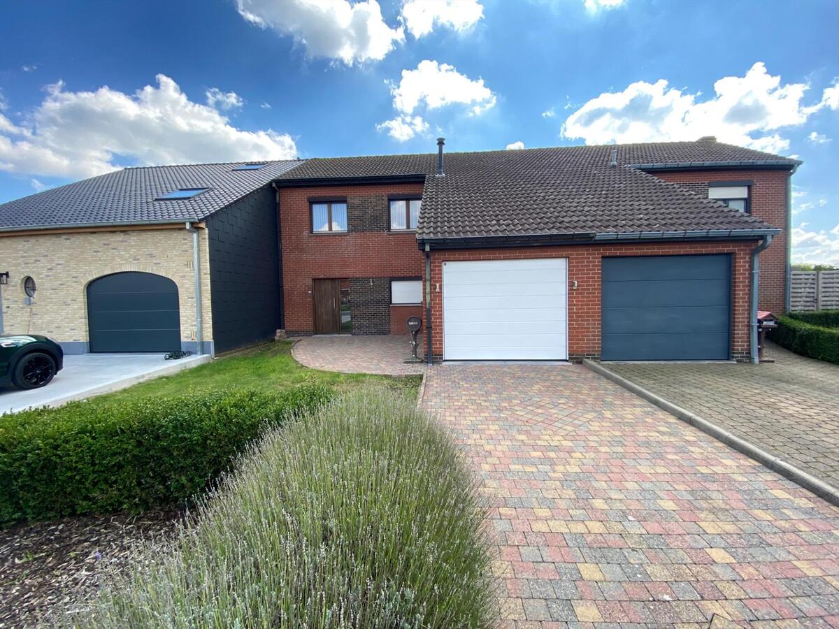 Uitstekend gelegen, zongerichte woning met 3 ruime slaapkamers 