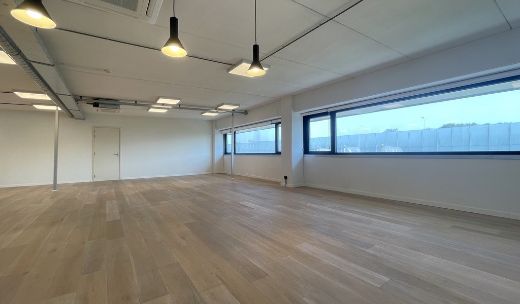 Recente kantoren en magazijnen te huur in Westpoort Zwijndrecht