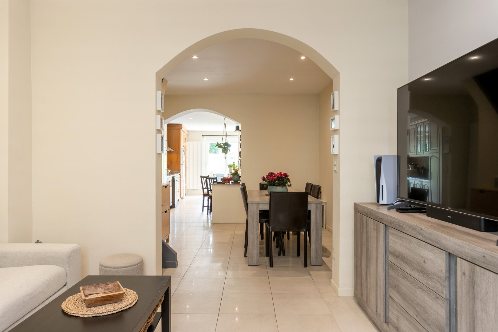 Instapklare woning met tuin te Sint-Pieters-Leeuw 