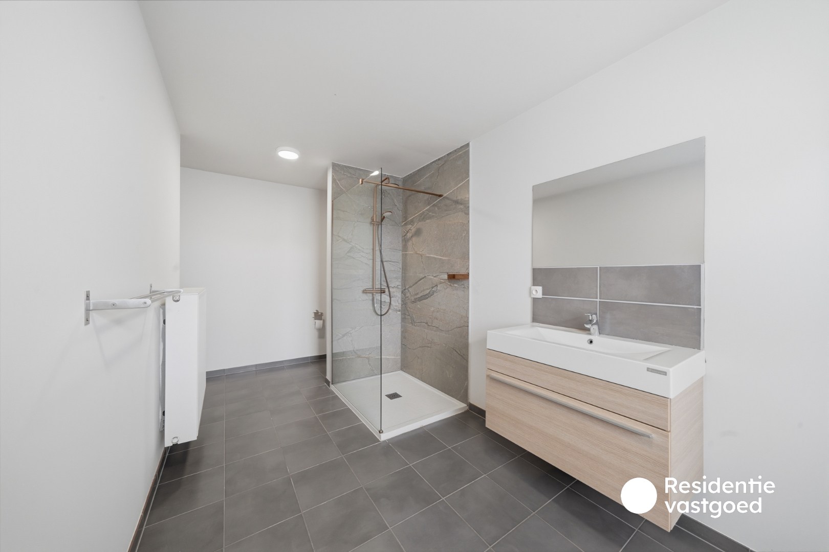 Recente en instapklare woning met 3 slaapkamers, garage en tuin te Zandvoorde! 