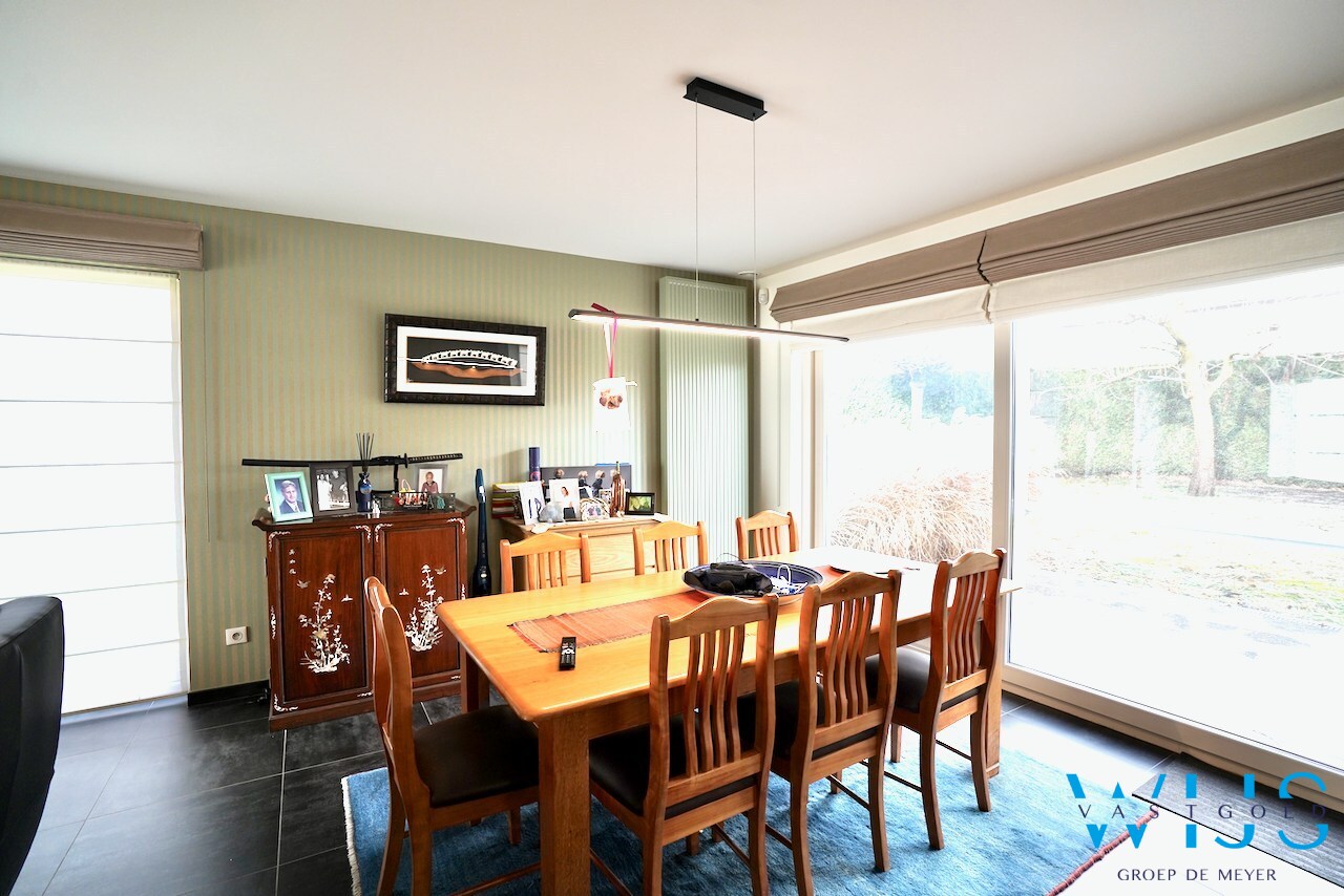 Instapklare halfopen bebouwing in rustige, kindvriendelijke woonwijk ! 