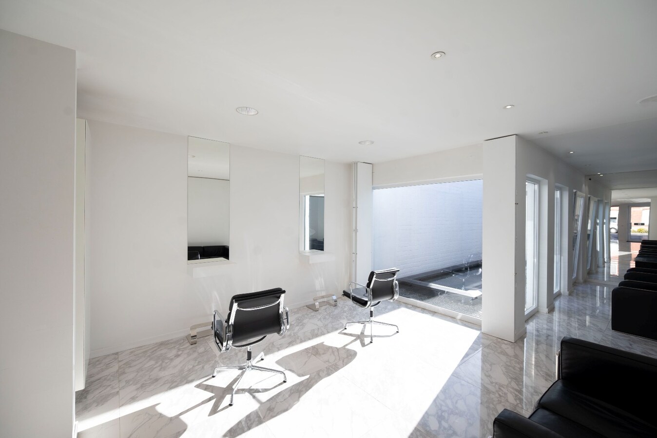 Woning of handelsruimte (combinatie mogelijk) met garage ! 