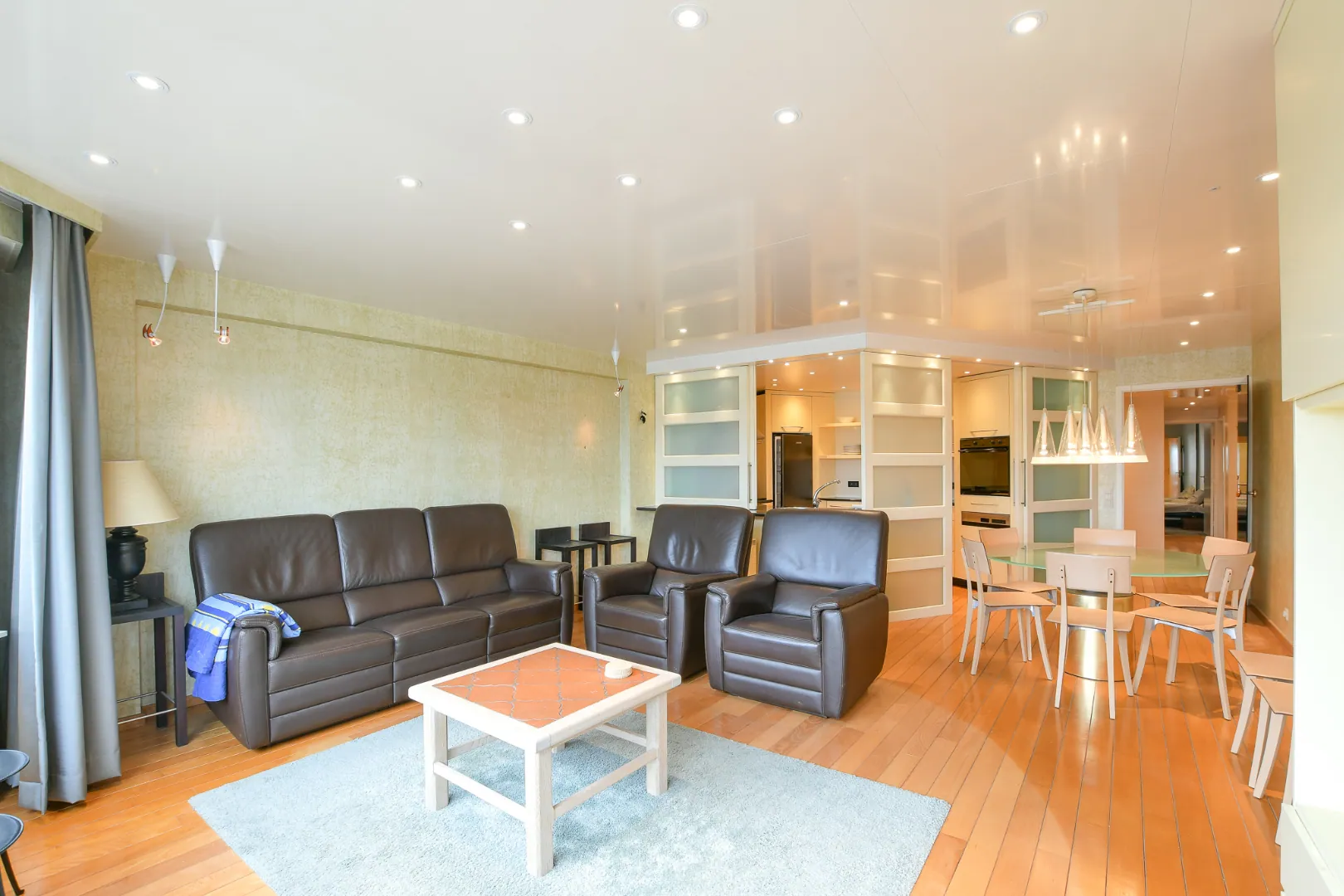 Appartement met 4 slaapkamers op de 1e verdieping gelegen aan de Visserskaai!