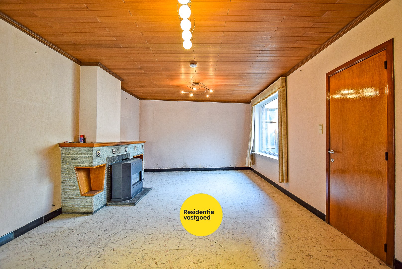 Ruime gezinswoning met 3 slaapkamers, grote tuin en garage. 