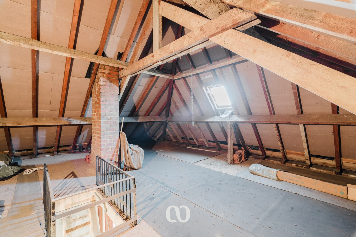 Stevige gezinswoning met tuin en garage nabij het centrum van Oudenaarde 