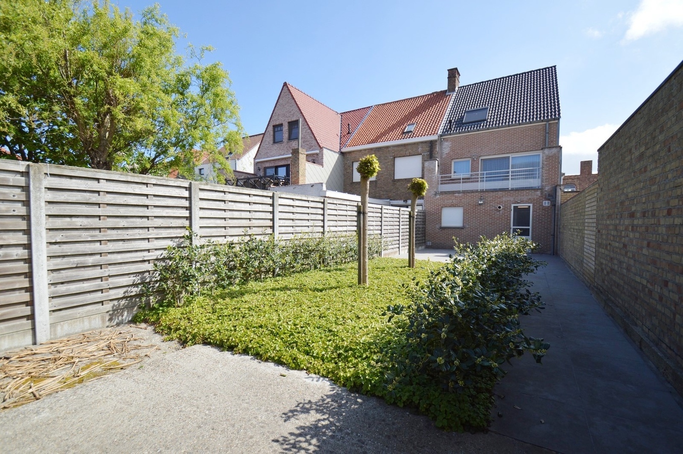 Recente woning met garage en zongerichte tuin - Zeebrugge 