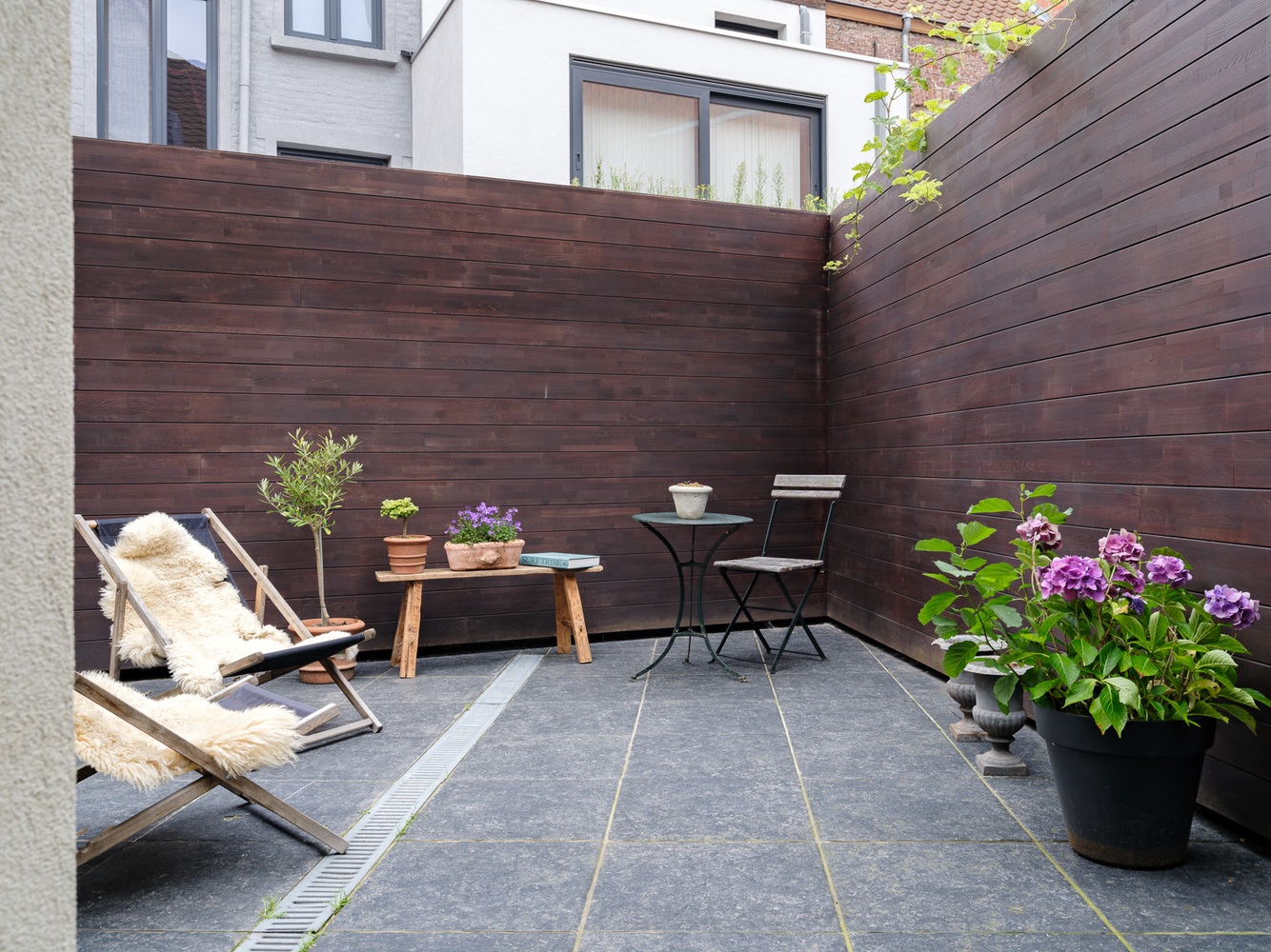 Vernieuwd herenhuis met koer 