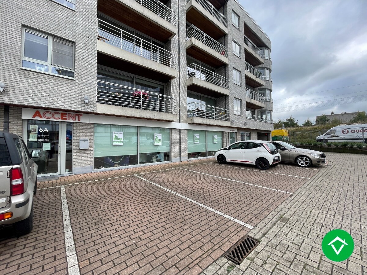 Ruim handelspand van 183m² op een centrale ligging te Roeselare 