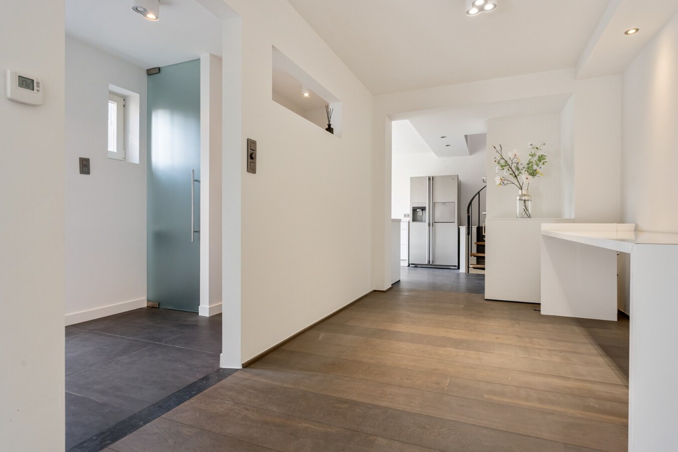 Gezellige, instapklare stadswoning in het centrum van Maaseik grenzend aan de groene wal! 