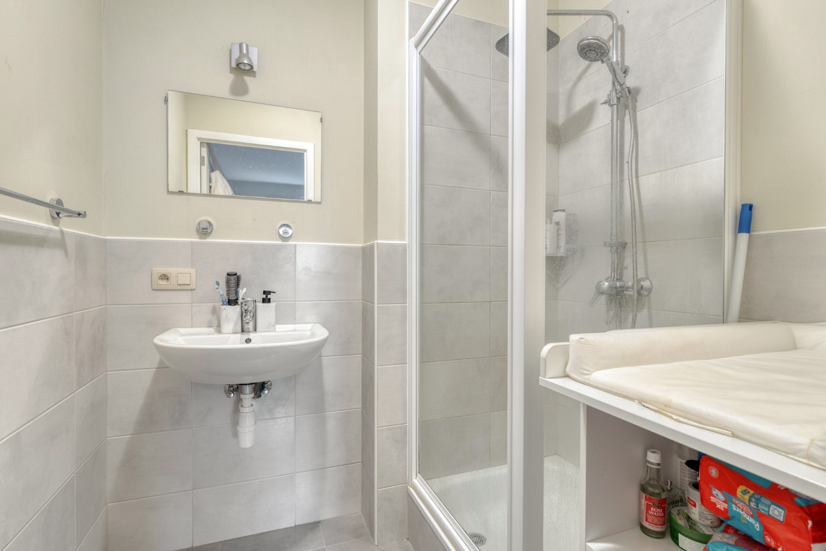 Instapklaar energiezuinig appartement in het centrum van Geel 