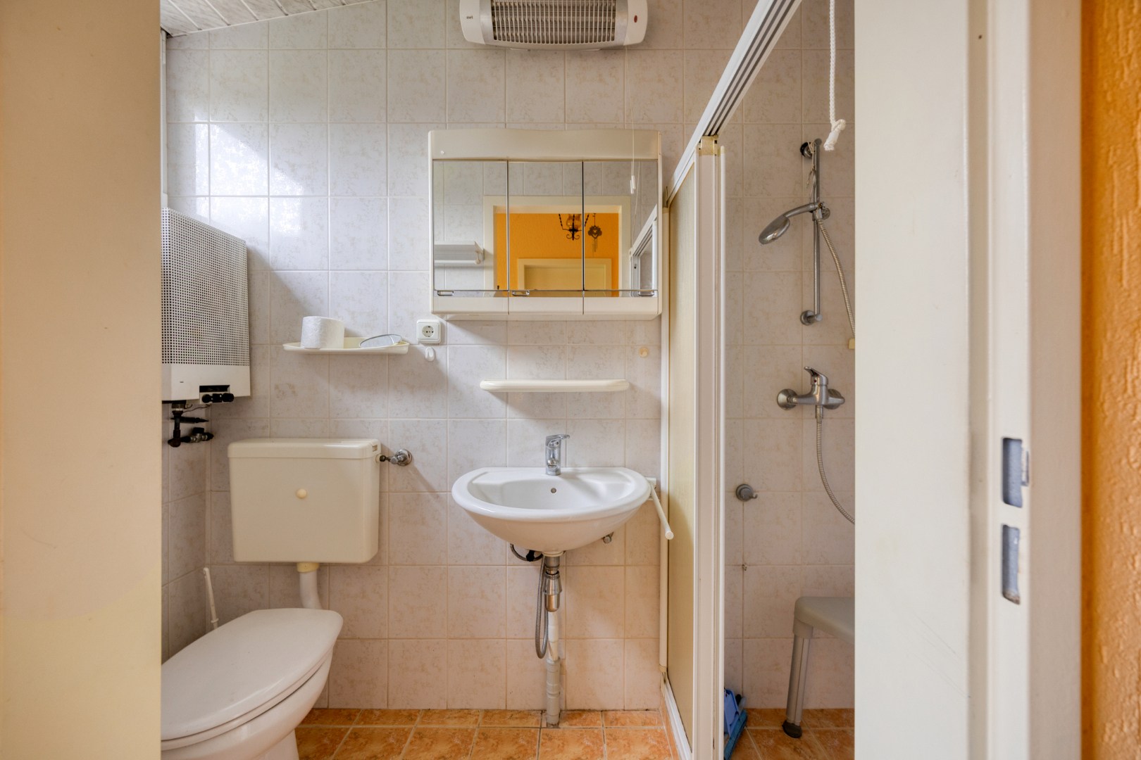 Rustig gelegen vrijstaande bungalow op steenworp afstand van jachthaven en Veerse Meer, deze woning dient gemoderniseerd te worden maar biedt vele mogelijkheden. 