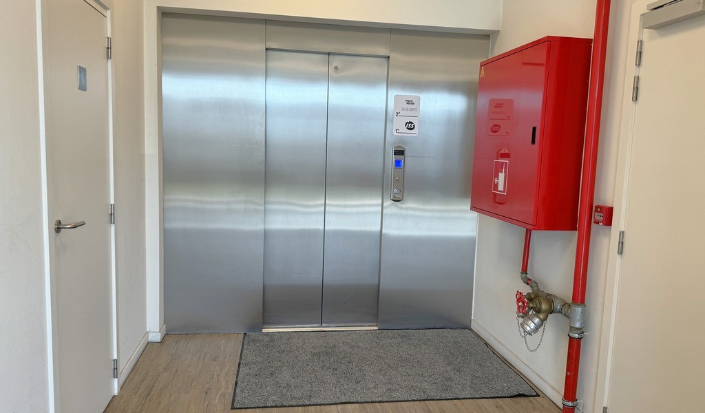 Instapklaar kantoor te huur aan de voorhaven in Gent