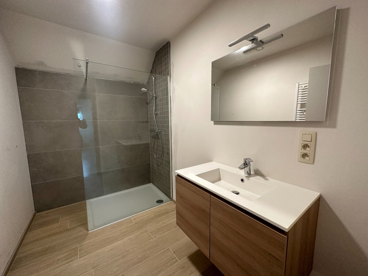 Verrassend ruime nieuwbouwwoning met garage 