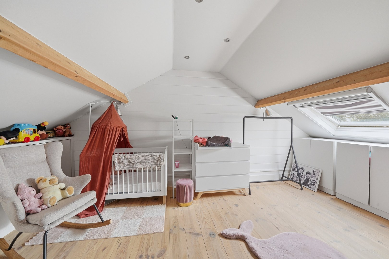 Duplex-appartement van 165 m² met garage, carport en zonnig terras in de Vicognewijk 