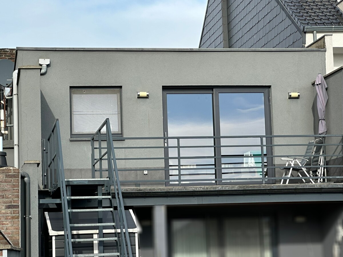 Gerieflijk appartement met 2 slaapkamers in Maasmechelen, gerenoveerd in 2012, EPC B 