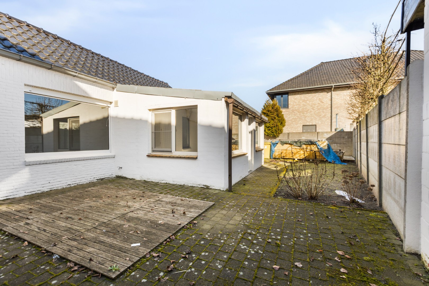 Ruime gezinswoning met 3 slpk. en ruimte voor bijberoep in Mol-Sluis 