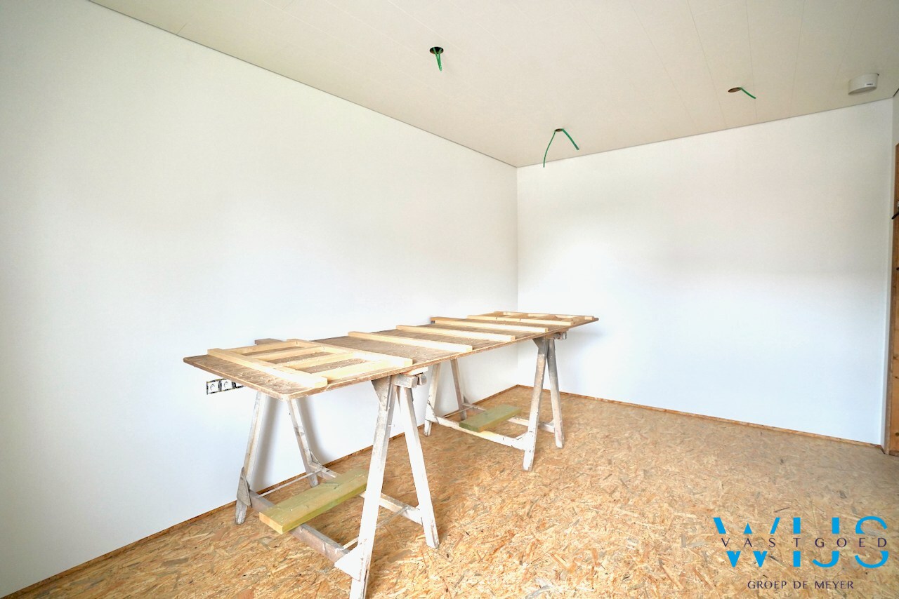 Nieuwbouw met 5 slaapkamers op een prachtig perceel te EEKLO ! 